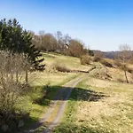 Living Between Heaven And Forest 아파트
