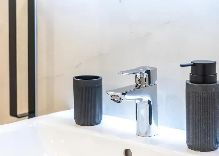 Living Between Heaven And Forest * Bermel