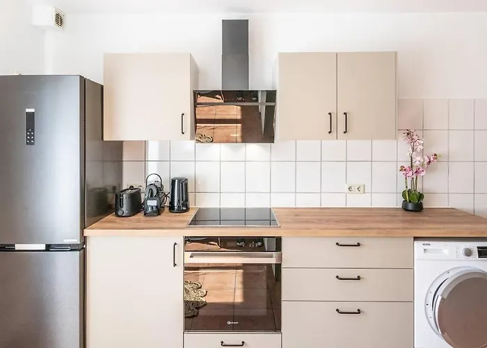 Living Between Heaven And Forest * Bermel