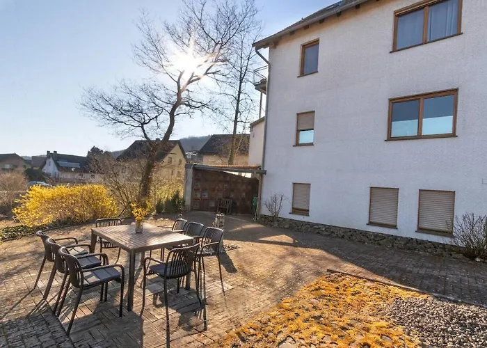 Living Between Heaven And Forest *